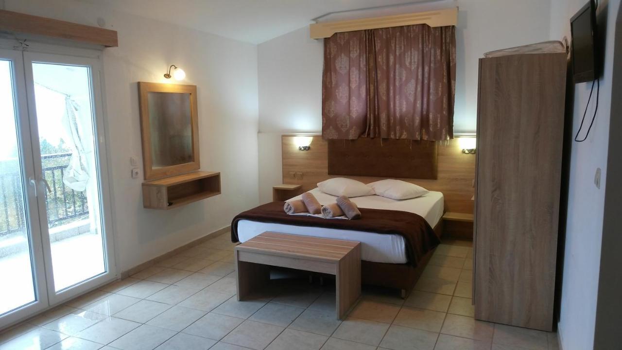 Psarou Apartments Paralía Skotínis エクステリア 写真