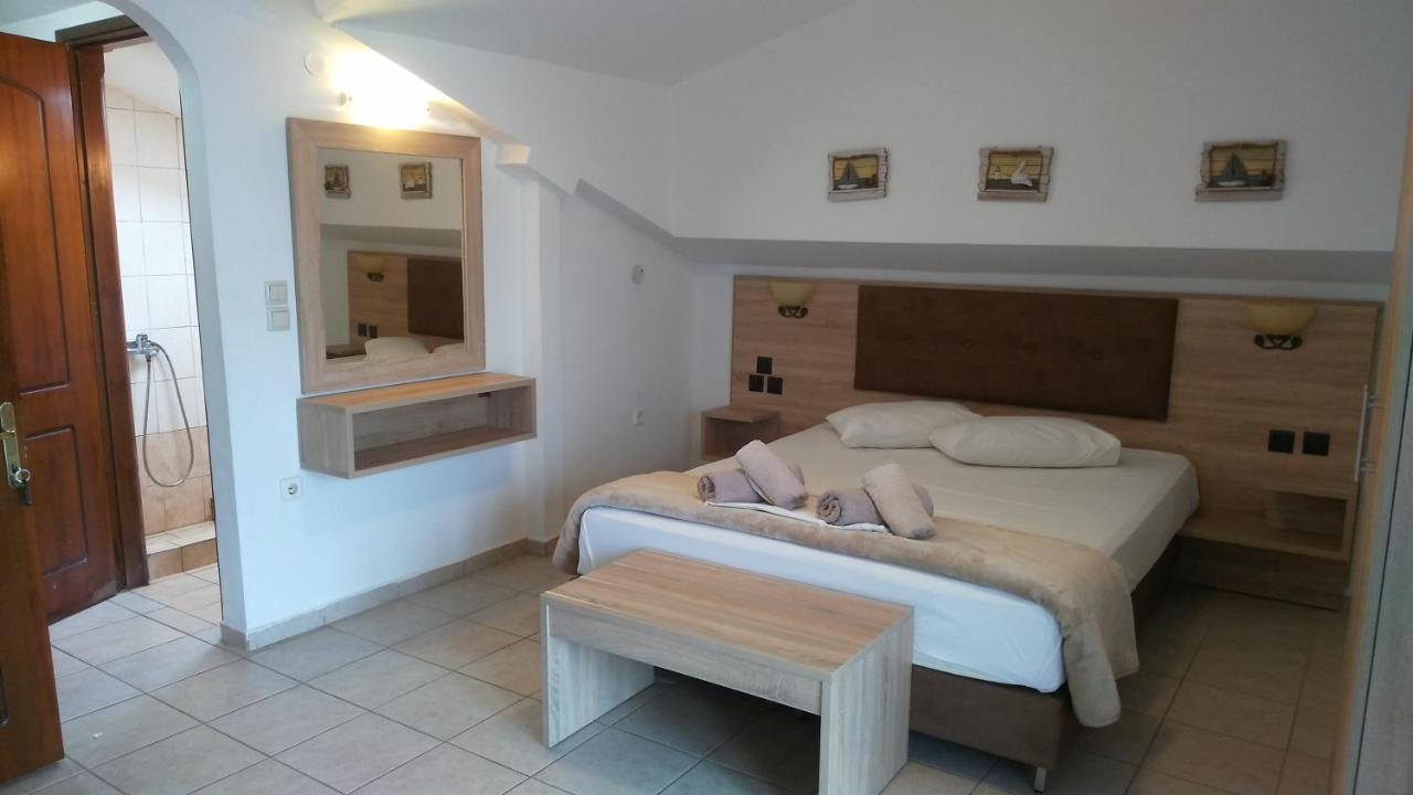Psarou Apartments Paralía Skotínis エクステリア 写真