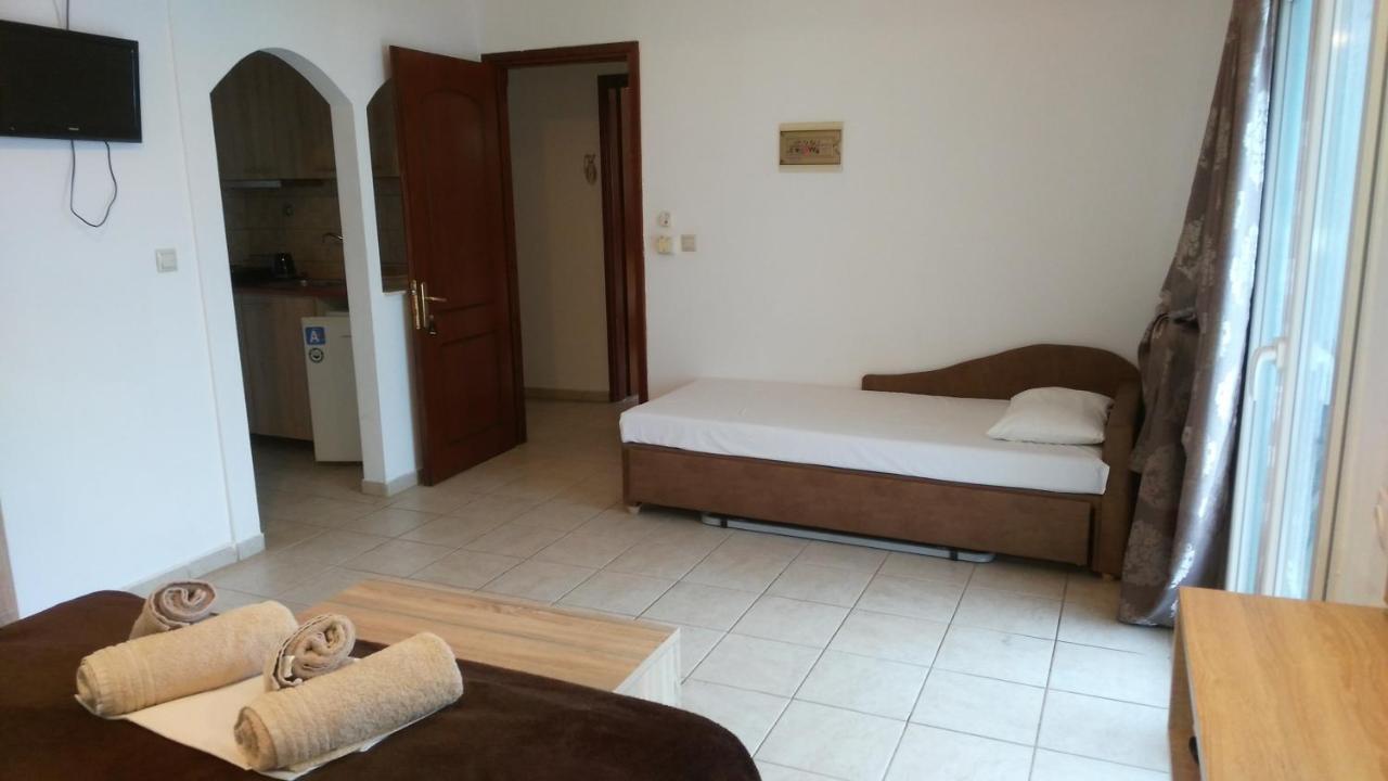 Psarou Apartments Paralía Skotínis エクステリア 写真