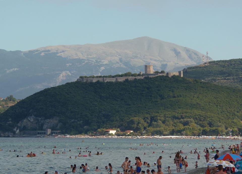 Psarou Apartments Paralía Skotínis エクステリア 写真